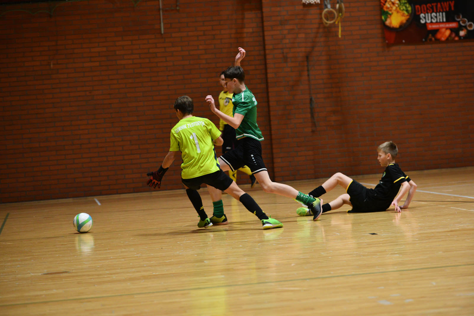 Miedź Legnica triumfuje w tegorocznym Turnieju Mikołajkowym