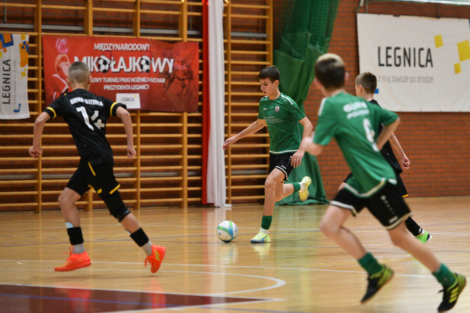 Miedź Legnica triumfuje w tegorocznym Turnieju Mikołajkowym