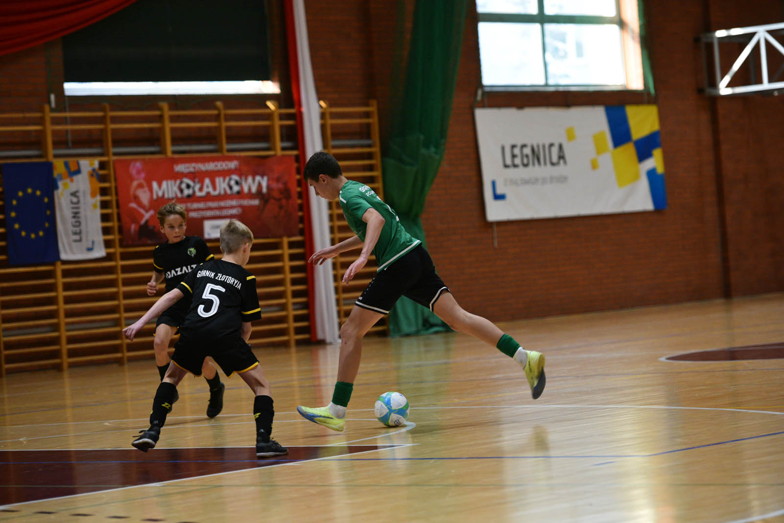 Miedź Legnica triumfuje w tegorocznym Turnieju Mikołajkowym