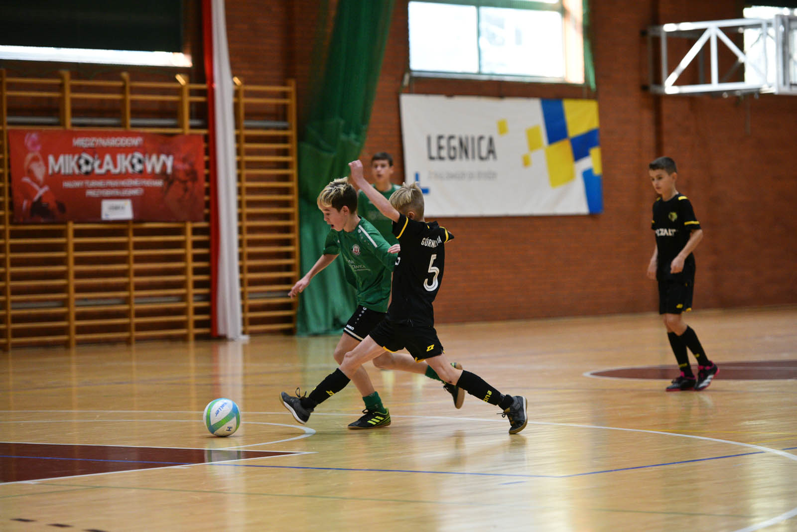 Miedź Legnica triumfuje w tegorocznym Turnieju Mikołajkowym
