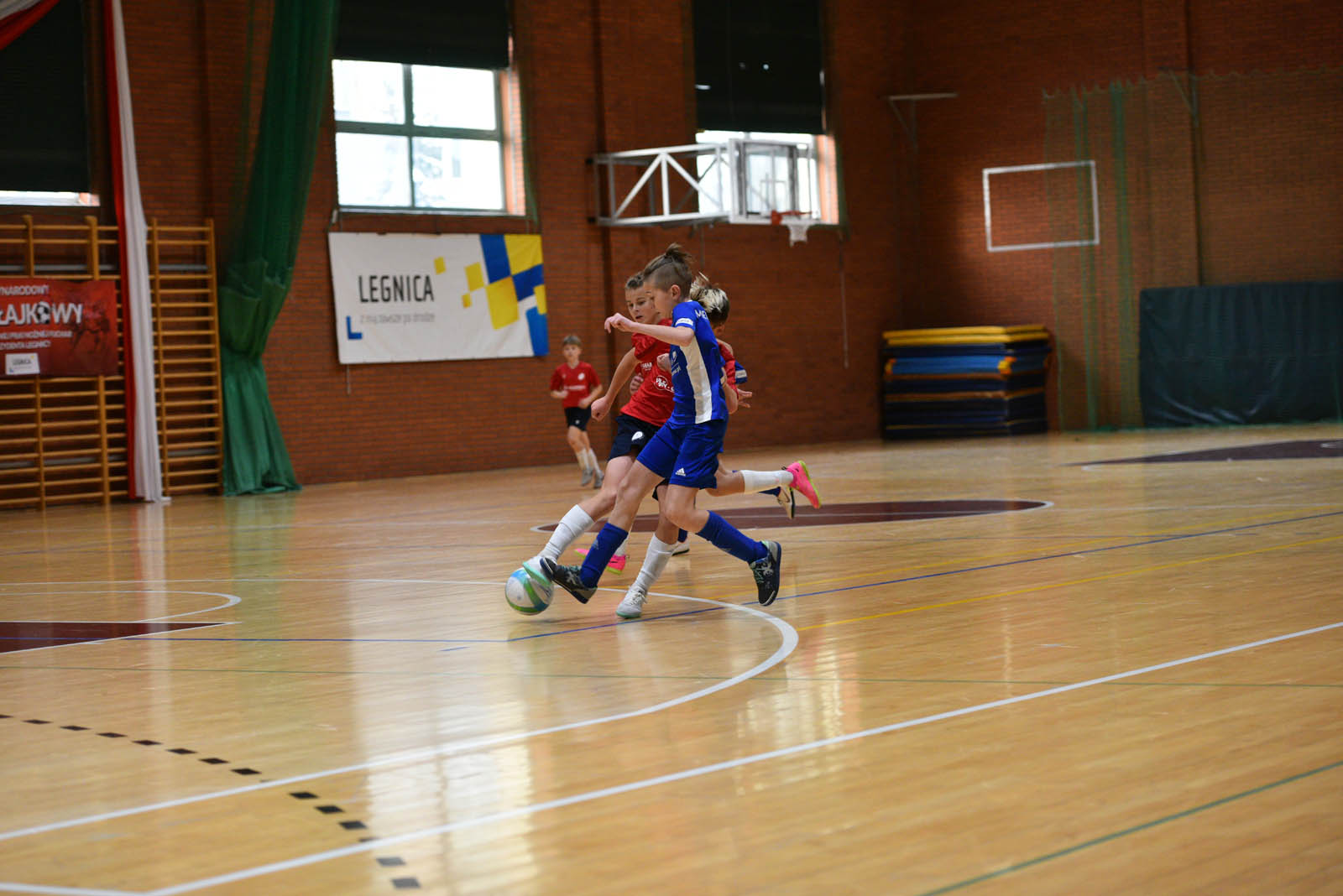 Miedź Legnica triumfuje w tegorocznym Turnieju Mikołajkowym