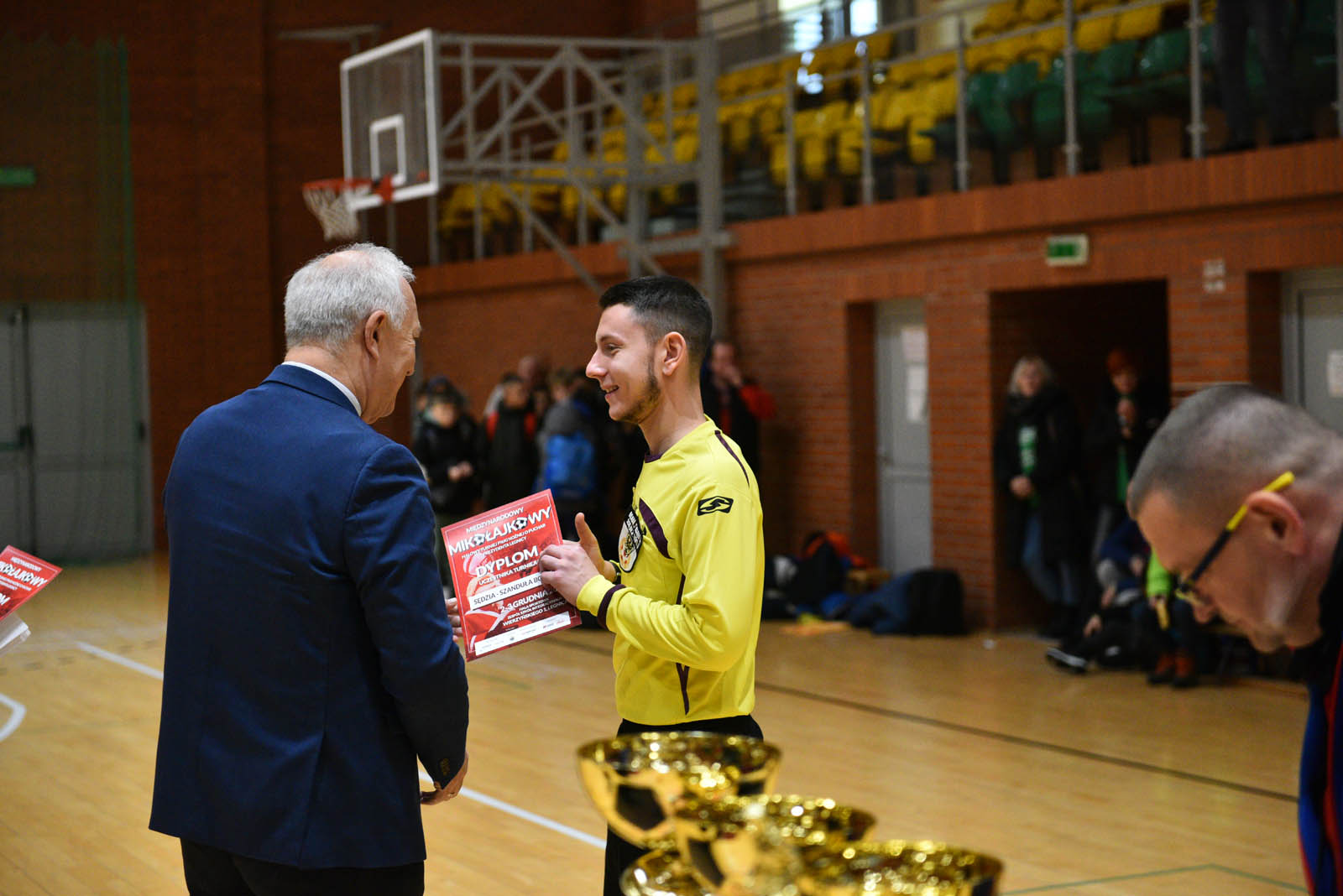 Miedź Legnica triumfuje w tegorocznym Turnieju Mikołajkowym