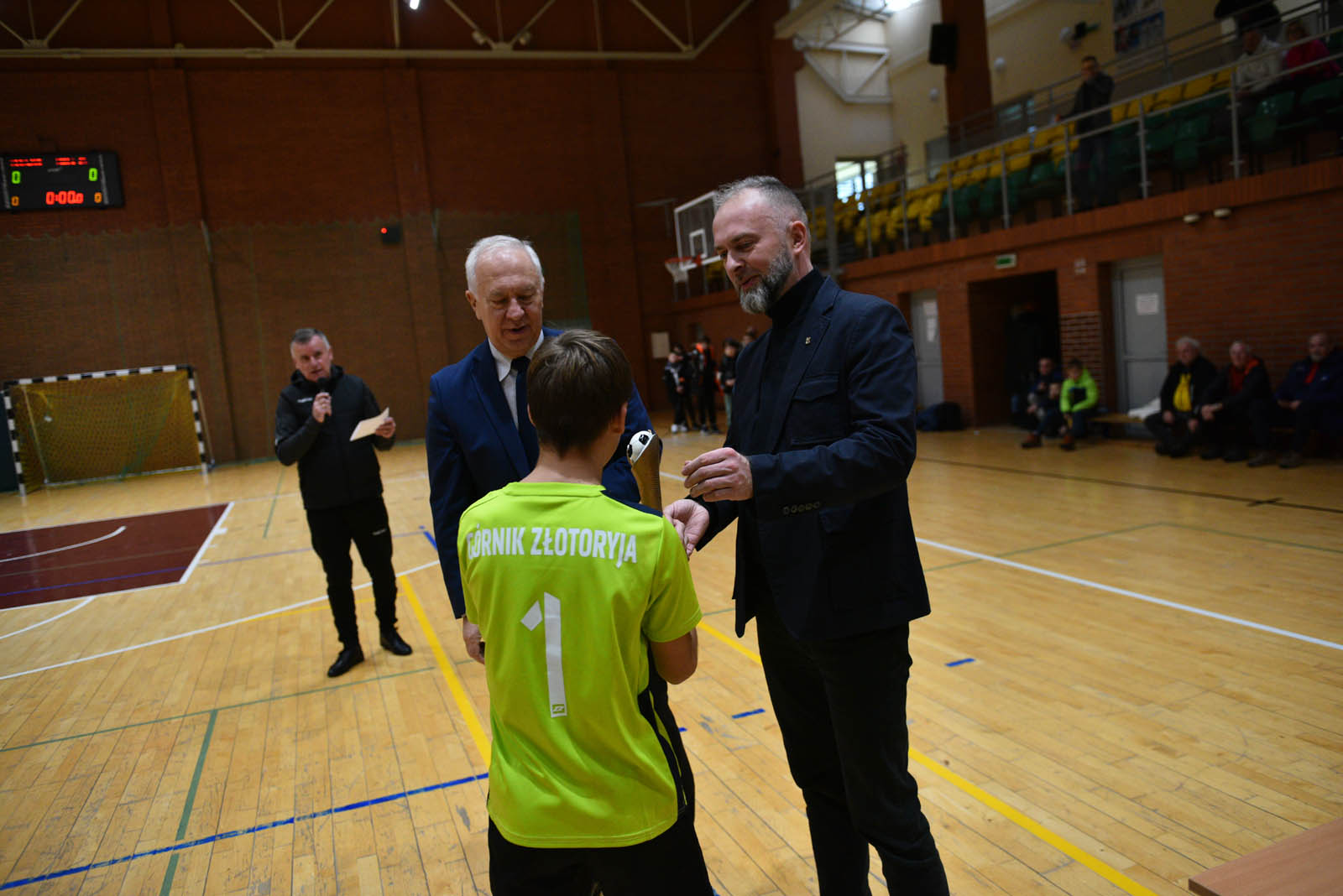 Miedź Legnica triumfuje w tegorocznym Turnieju Mikołajkowym