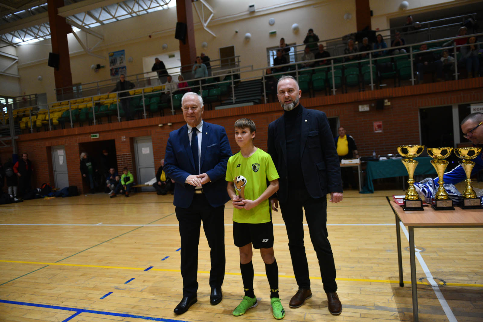 Miedź Legnica triumfuje w tegorocznym Turnieju Mikołajkowym