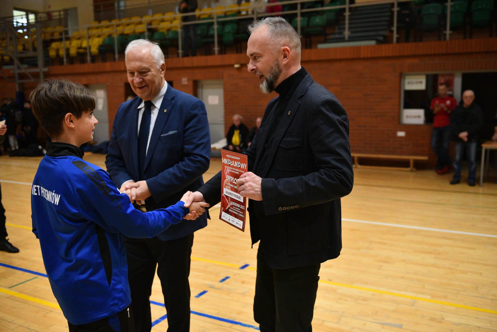 Miedź Legnica triumfuje w tegorocznym Turnieju Mikołajkowym