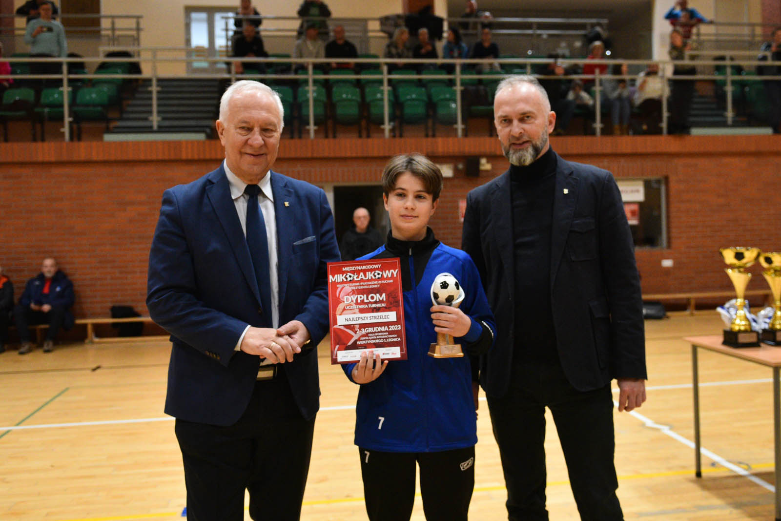 Miedź Legnica triumfuje w tegorocznym Turnieju Mikołajkowym