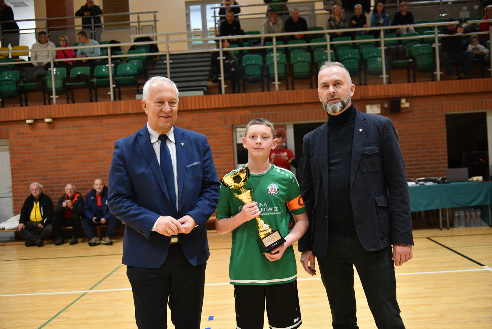 Miedź Legnica triumfuje w tegorocznym Turnieju Mikołajkowym
