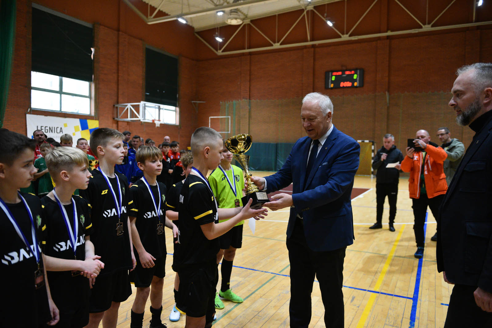 Miedź Legnica triumfuje w tegorocznym Turnieju Mikołajkowym