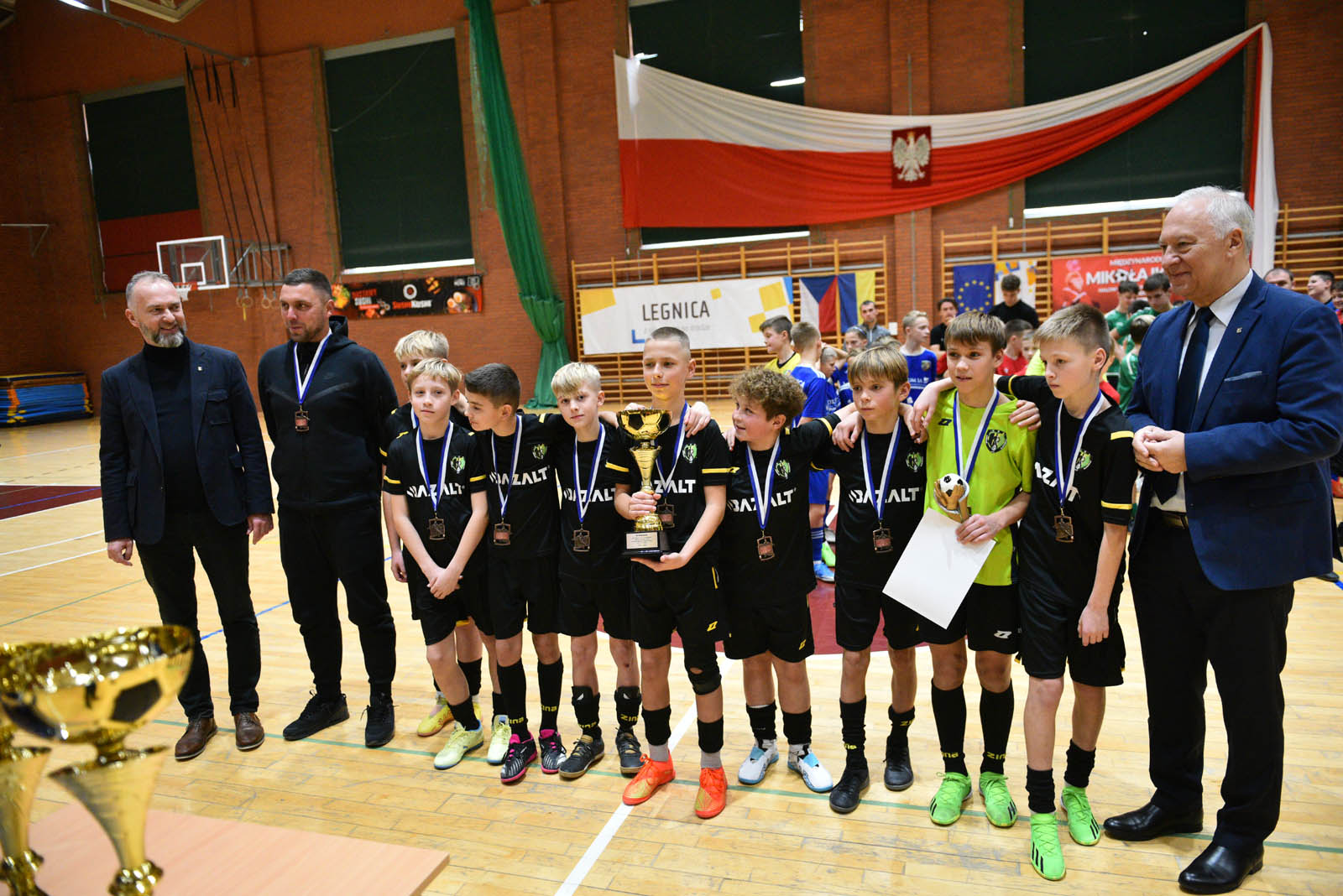 Miedź Legnica triumfuje w tegorocznym Turnieju Mikołajkowym