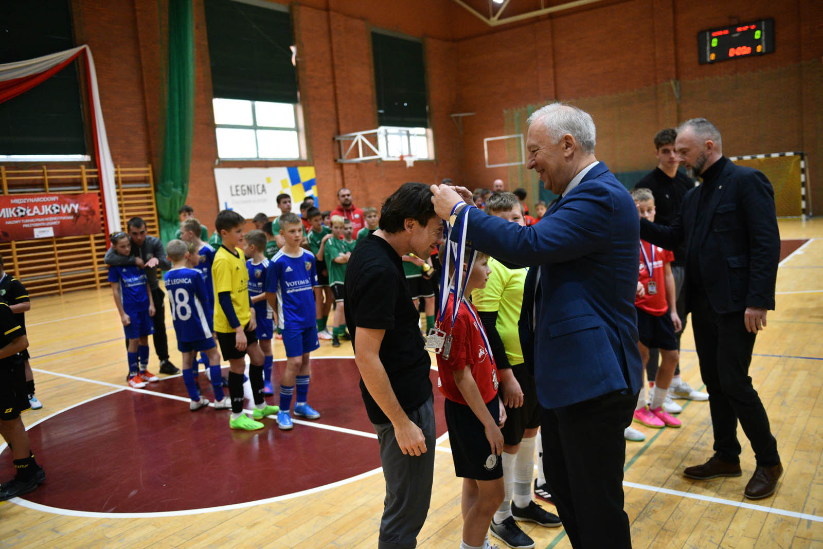 Miedź Legnica triumfuje w tegorocznym Turnieju Mikołajkowym