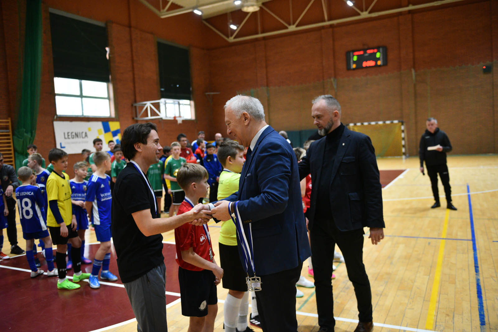 Miedź Legnica triumfuje w tegorocznym Turnieju Mikołajkowym