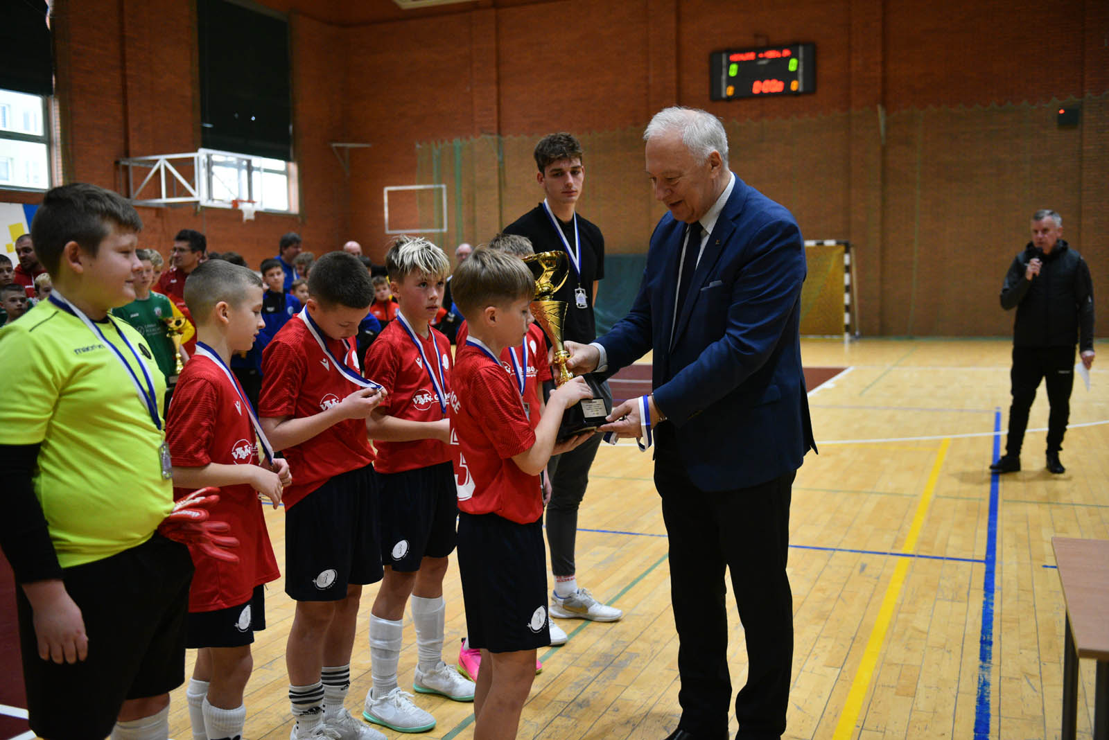 Miedź Legnica triumfuje w tegorocznym Turnieju Mikołajkowym