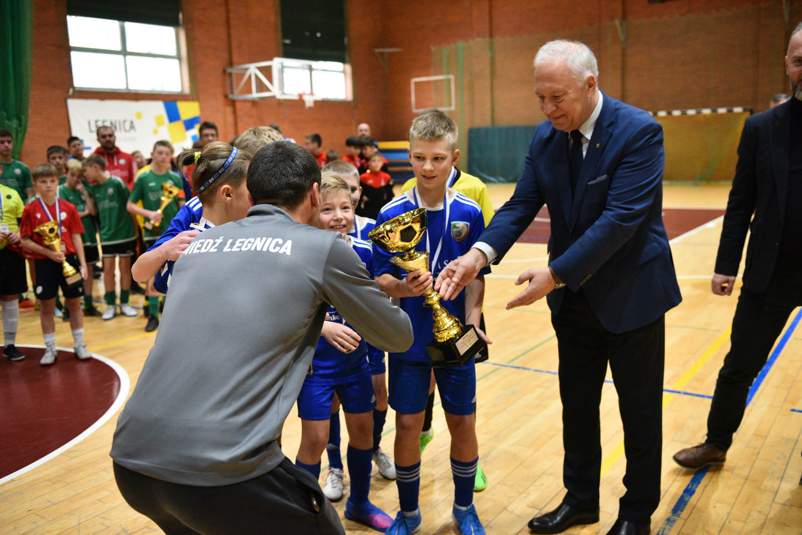 Miedź Legnica triumfuje w tegorocznym Turnieju Mikołajkowym