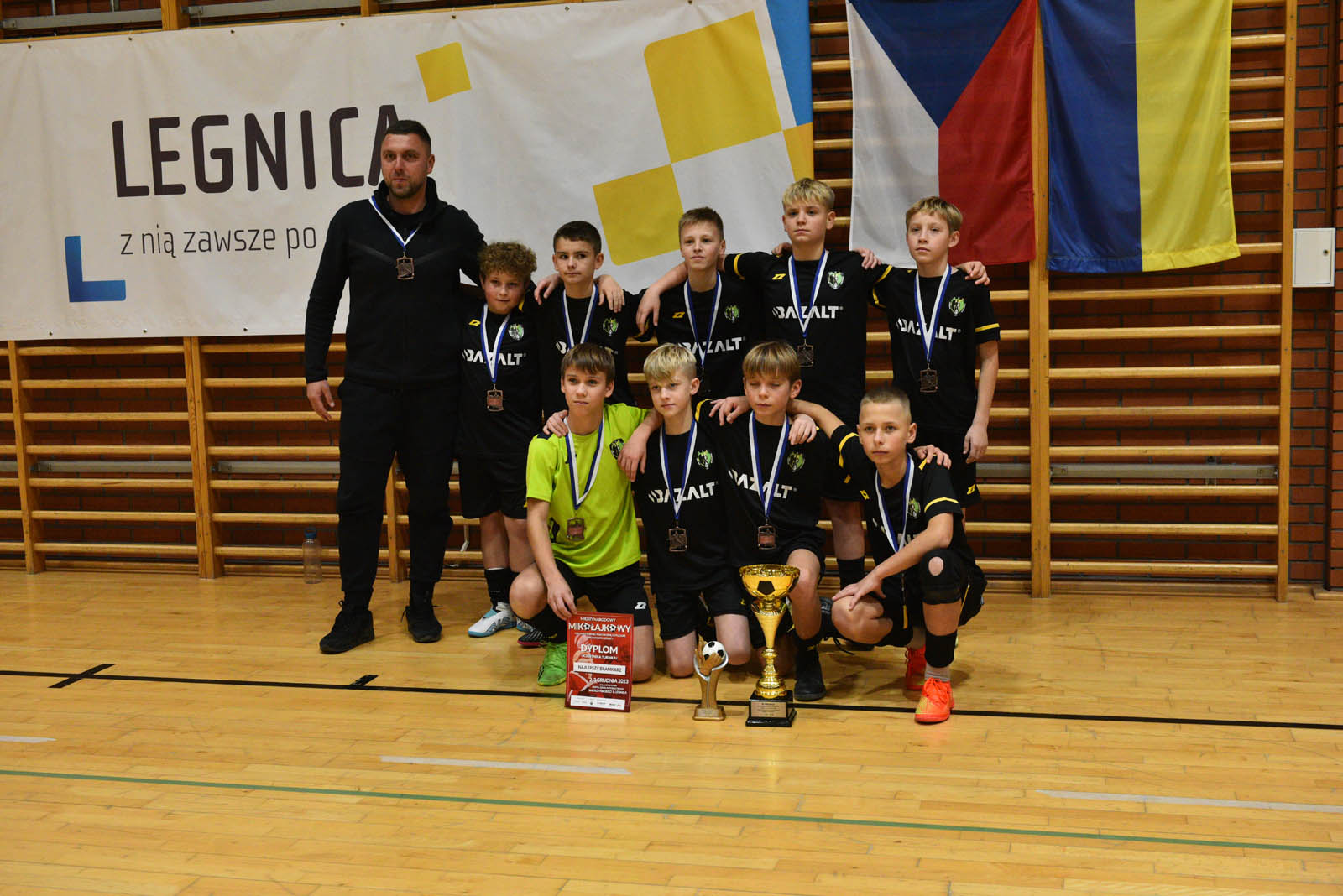 Miedź Legnica triumfuje w tegorocznym Turnieju Mikołajkowym