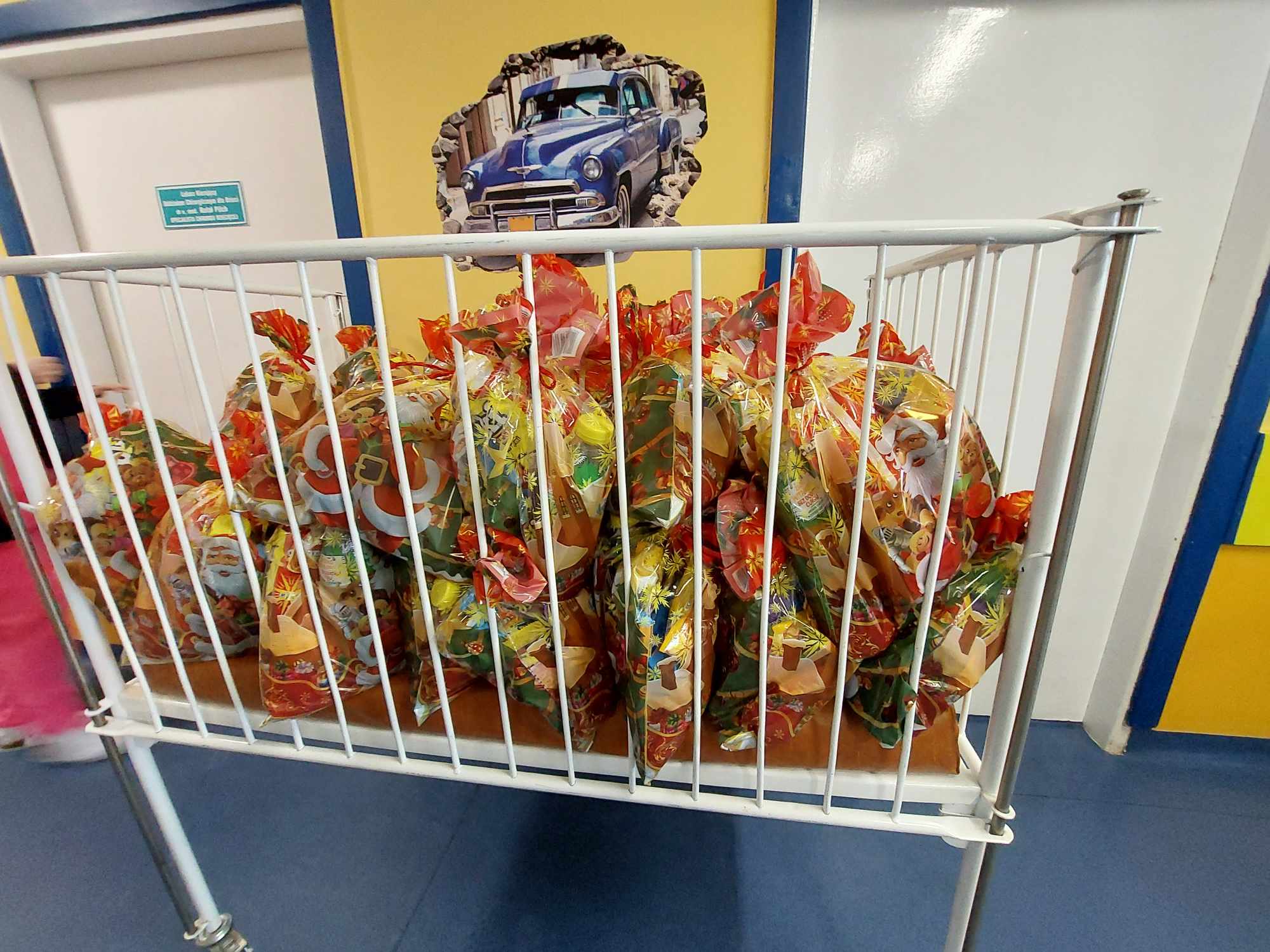 Święty Mikołaj obdarował dzieci na chirurgii i pediatrii