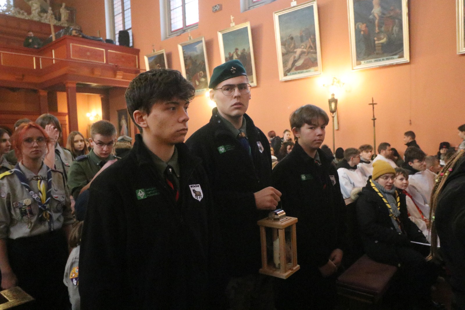 Przekazanie dolnośląskim harcerzom Betlejemskiego Światła Pokoju