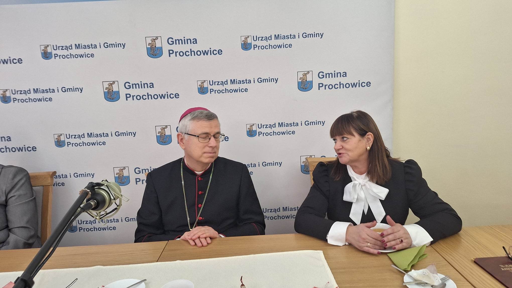 Biskup Andrzej Siemieniewski z wizytą w gminie Prochowice