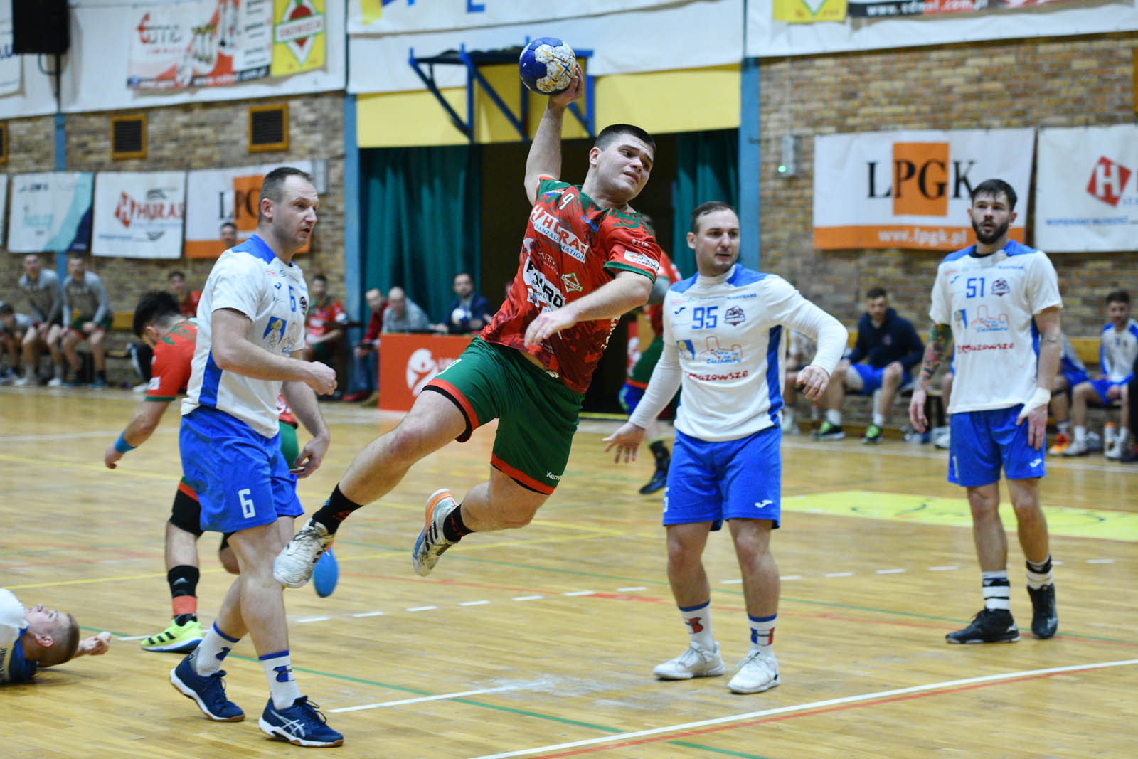 Siódemka Miedź Huras Legnica lepsza o jedną bramkę