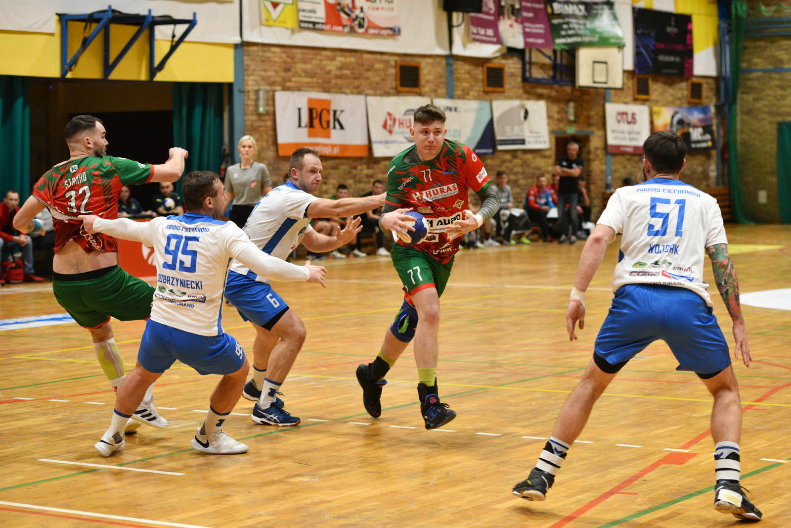 Siódemka Miedź Huras Legnica lepsza o jedną bramkę
