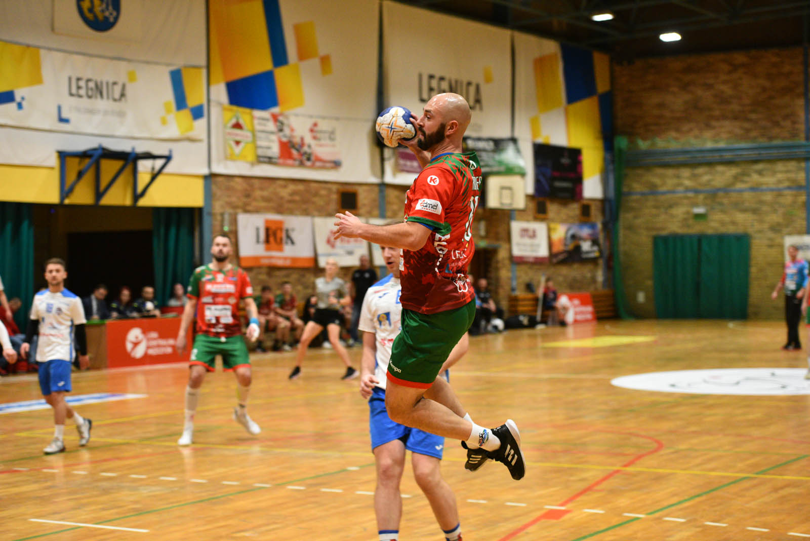 Siódemka Miedź Huras Legnica lepsza o jedną bramkę