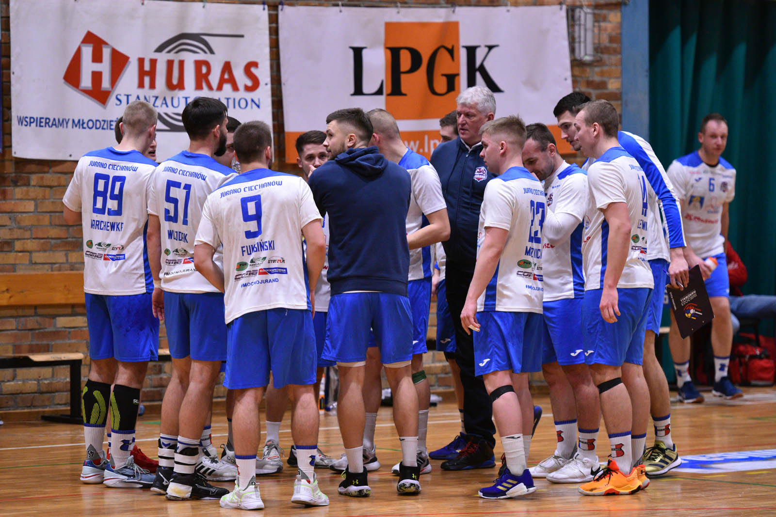 Siódemka Miedź Huras Legnica lepsza o jedną bramkę