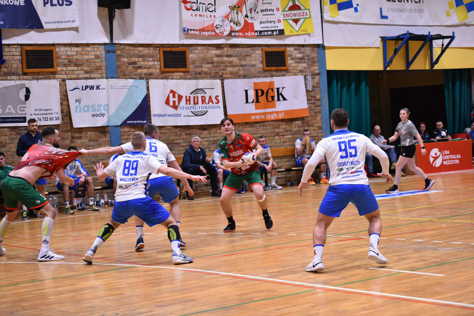 Siódemka Miedź Huras Legnica lepsza o jedną bramkę
