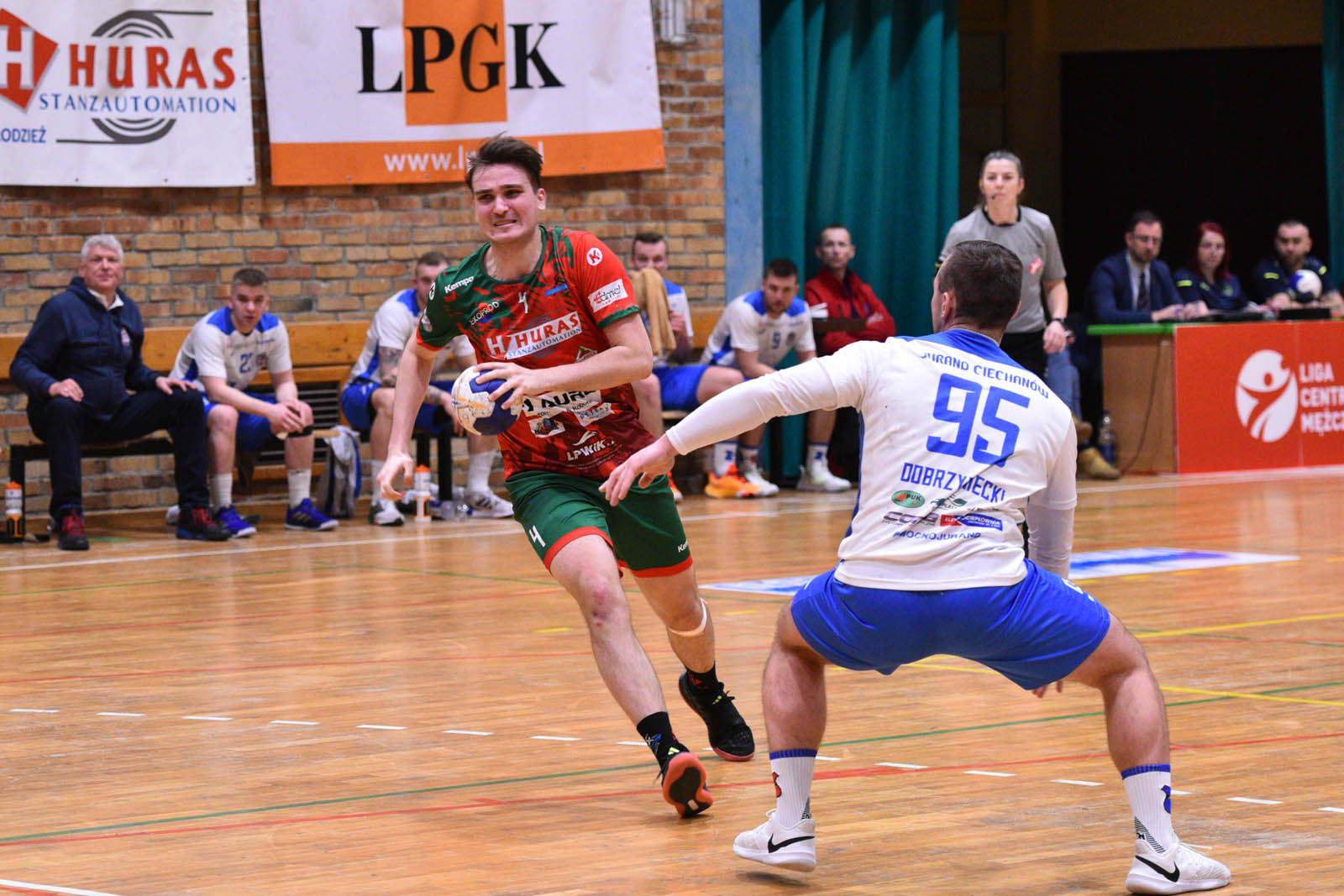 Siódemka Miedź Huras Legnica lepsza o jedną bramkę