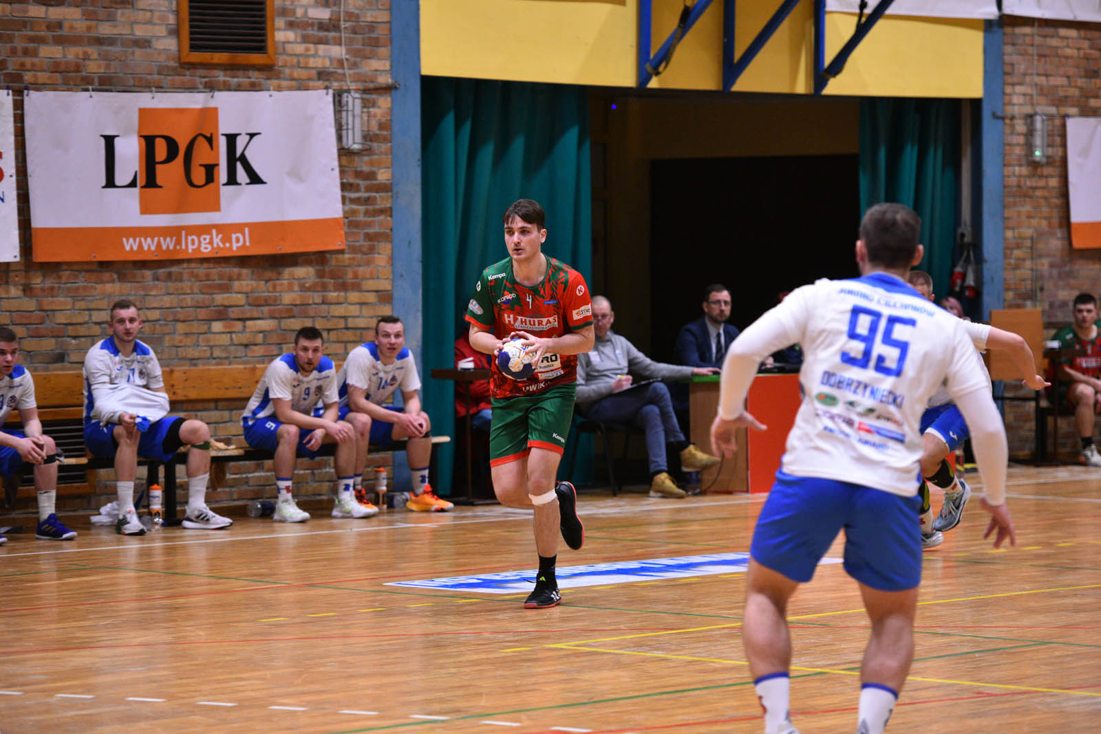 Siódemka Miedź Huras Legnica lepsza o jedną bramkę