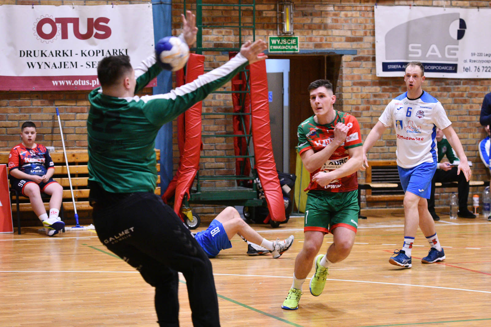 Siódemka Miedź Huras Legnica lepsza o jedną bramkę