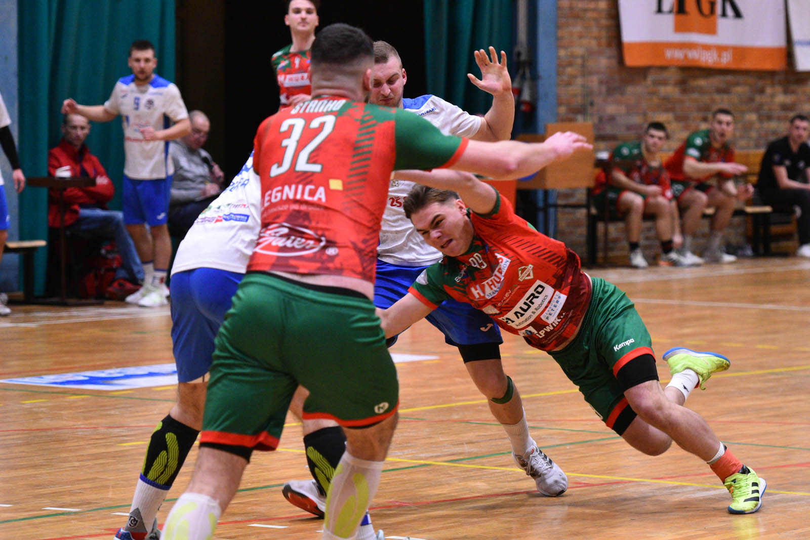 Siódemka Miedź Huras Legnica lepsza o jedną bramkę