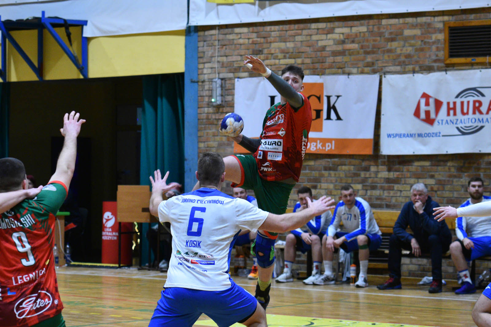 Siódemka Miedź Huras Legnica lepsza o jedną bramkę