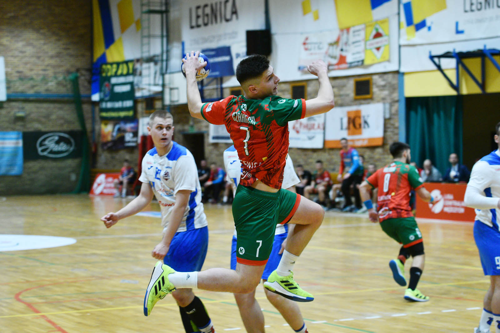 Siódemka Miedź Huras Legnica lepsza o jedną bramkę