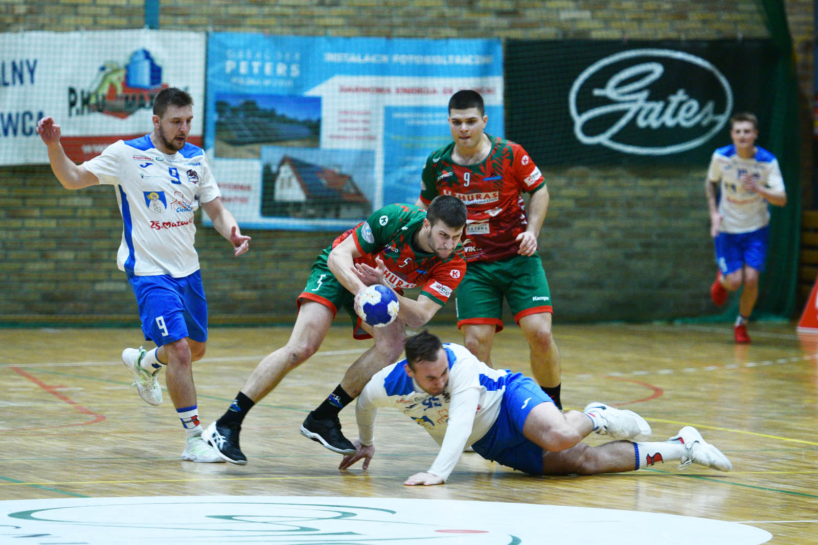 Siódemka Miedź Huras Legnica lepsza o jedną bramkę