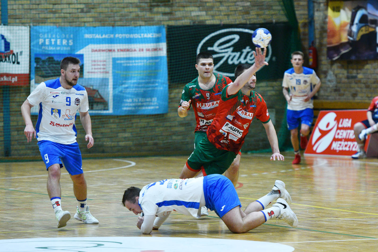 Siódemka Miedź Huras Legnica lepsza o jedną bramkę