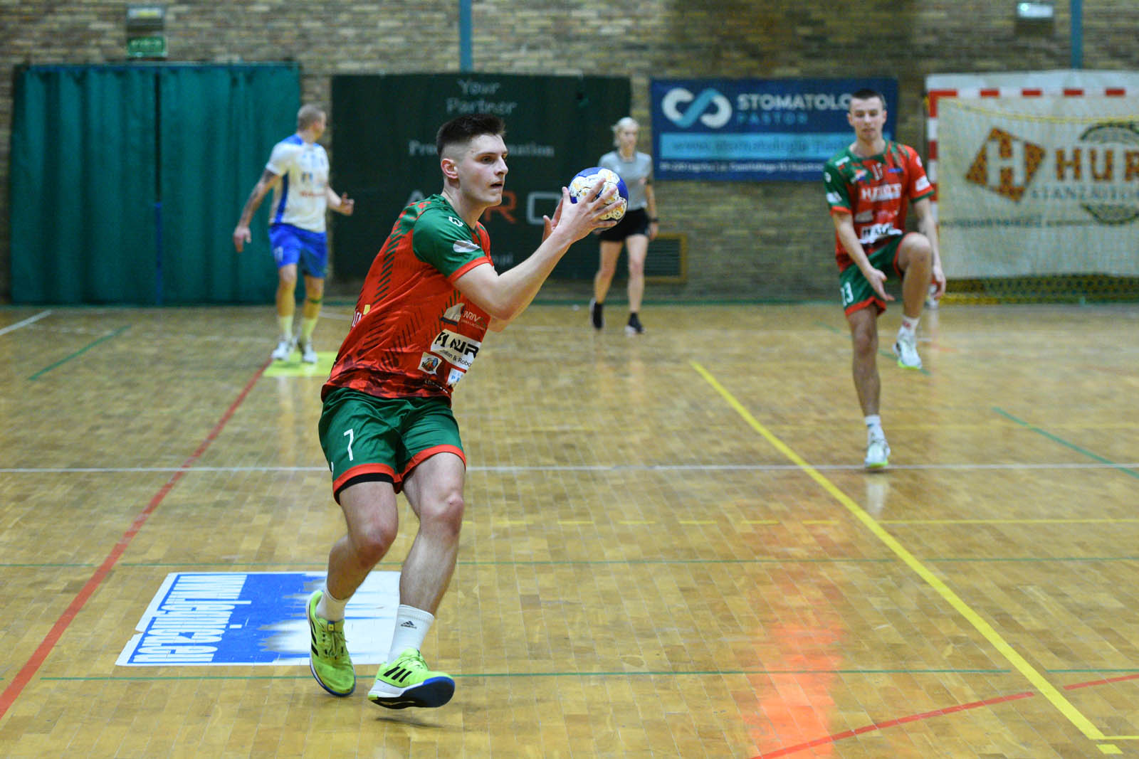 Siódemka Miedź Huras Legnica lepsza o jedną bramkę