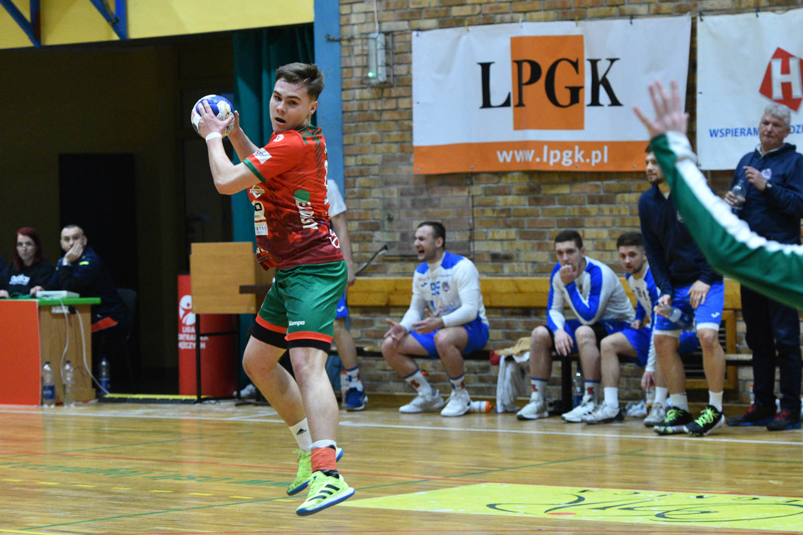 Siódemka Miedź Huras Legnica lepsza o jedną bramkę