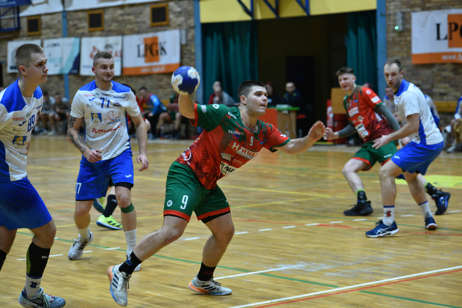 Siódemka Miedź Huras Legnica lepsza o jedną bramkę