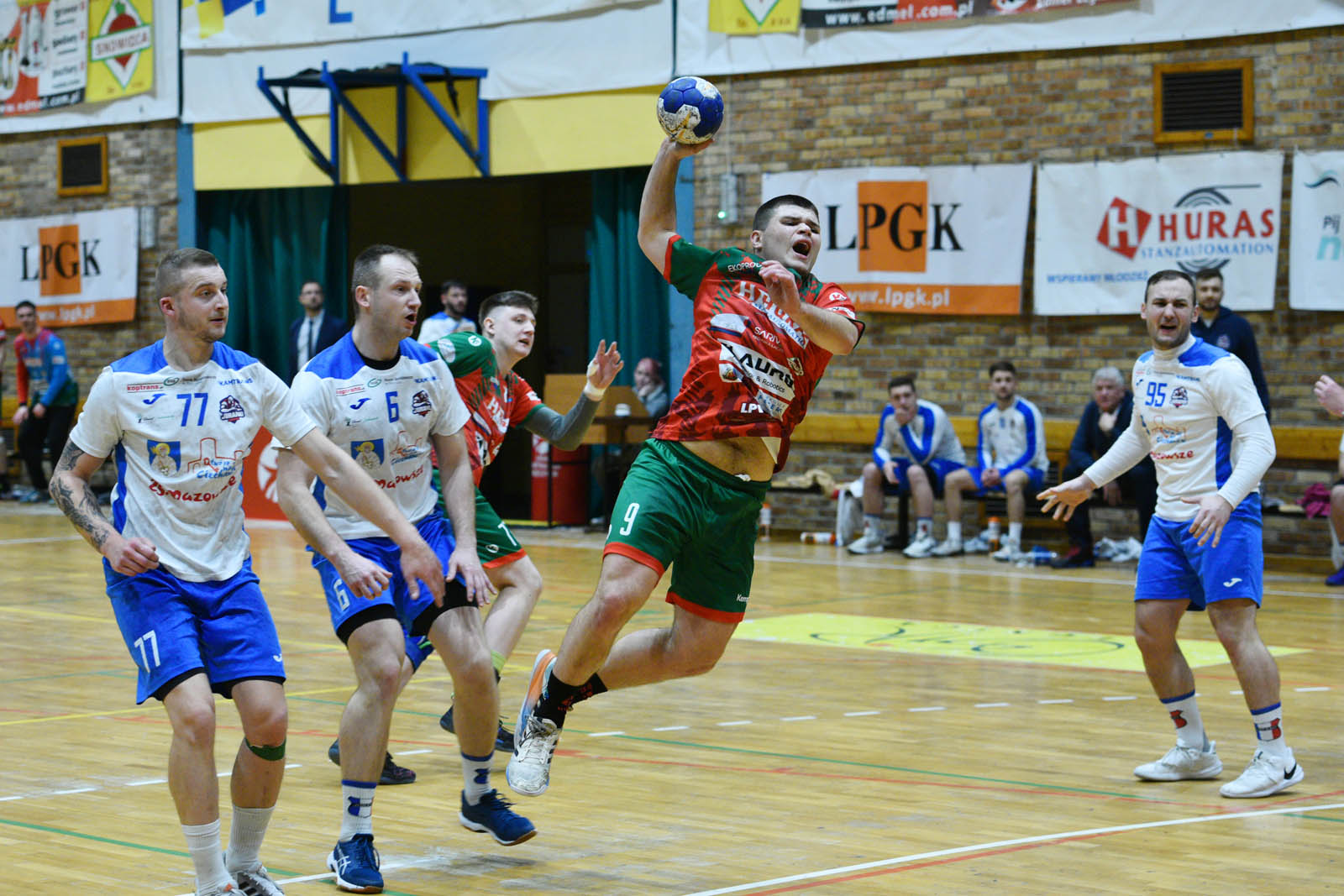 Siódemka Miedź Huras Legnica lepsza o jedną bramkę
