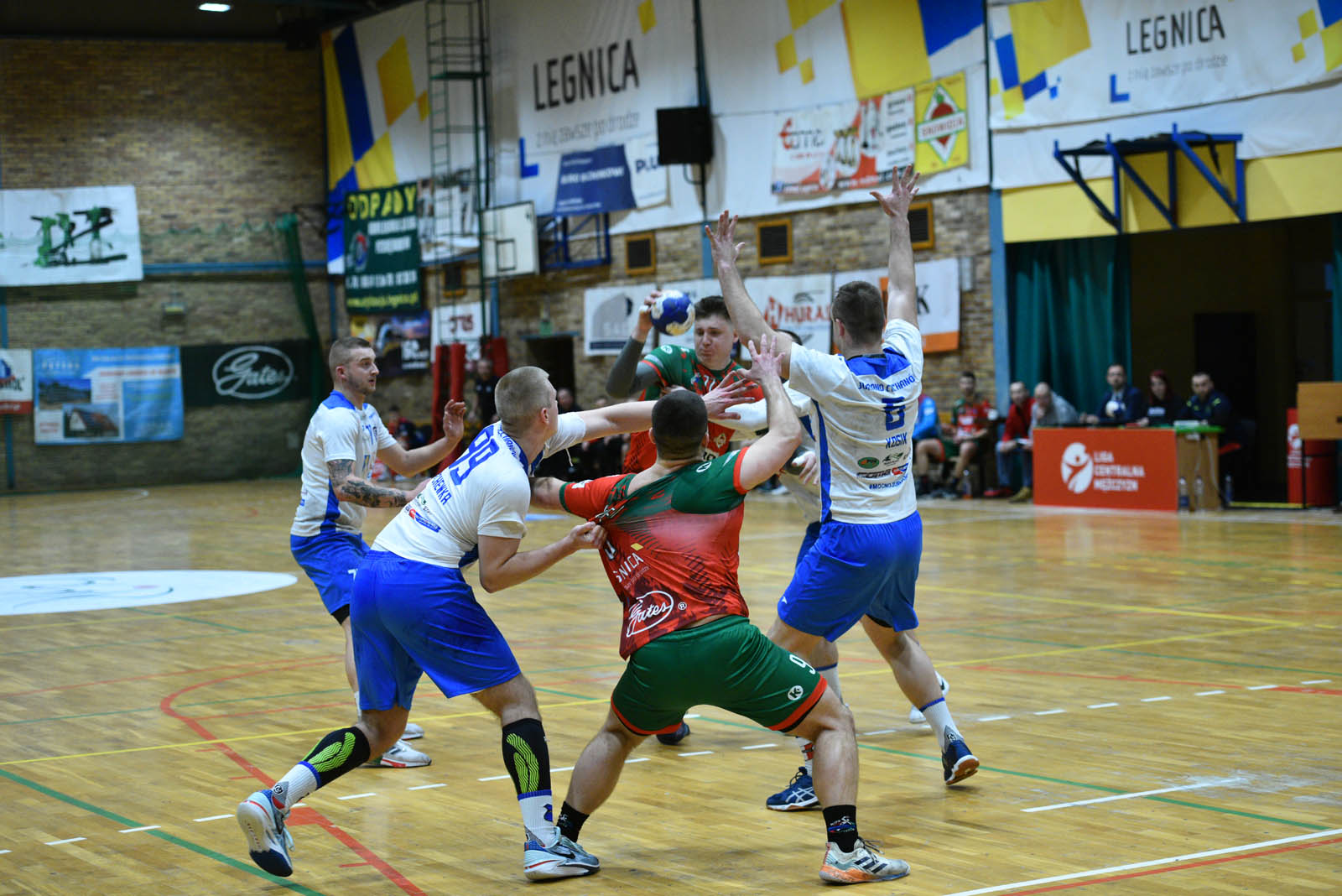 Siódemka Miedź Huras Legnica lepsza o jedną bramkę