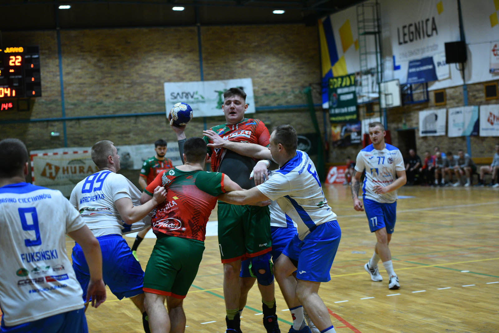Siódemka Miedź Huras Legnica lepsza o jedną bramkę