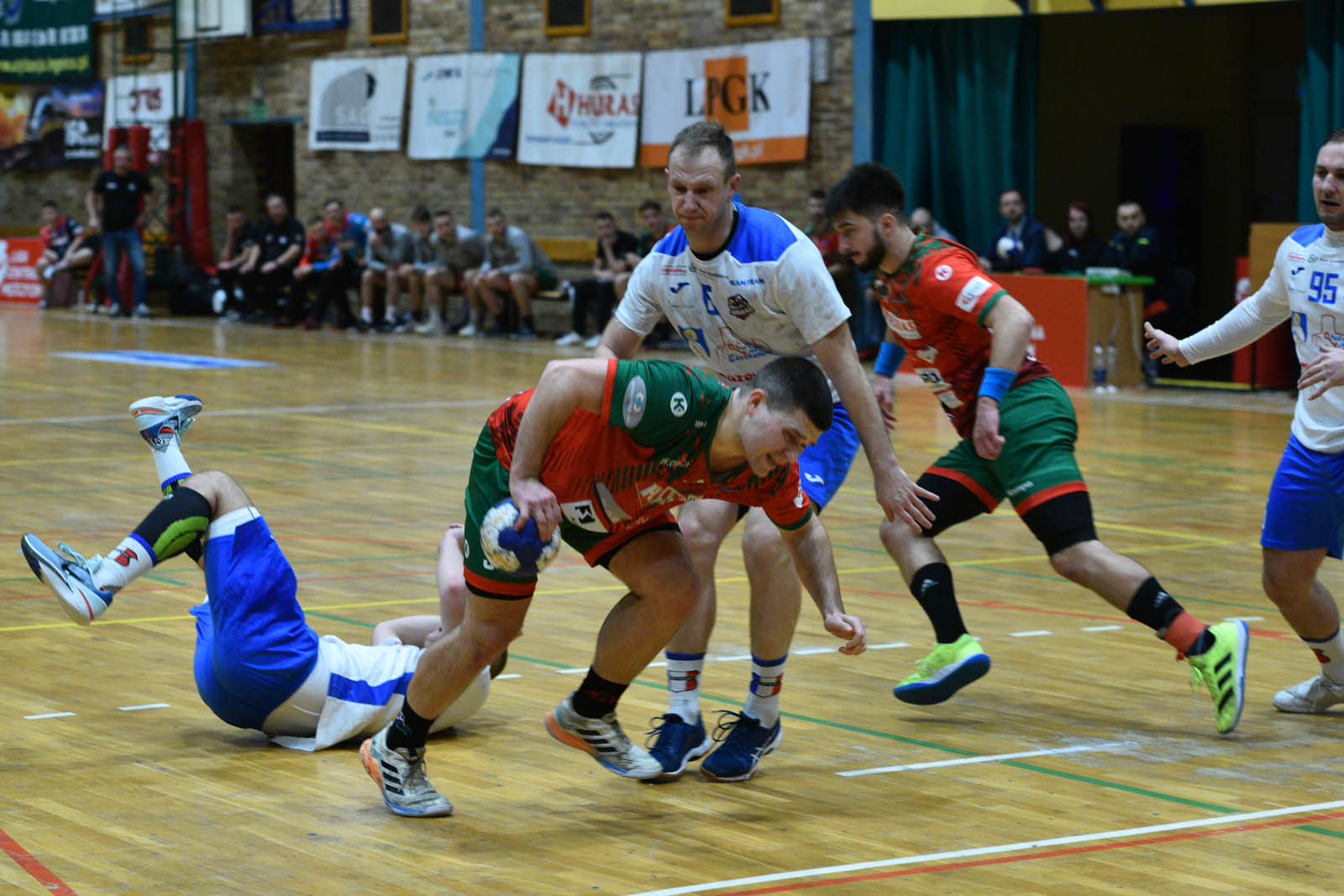 Siódemka Miedź Huras Legnica lepsza o jedną bramkę