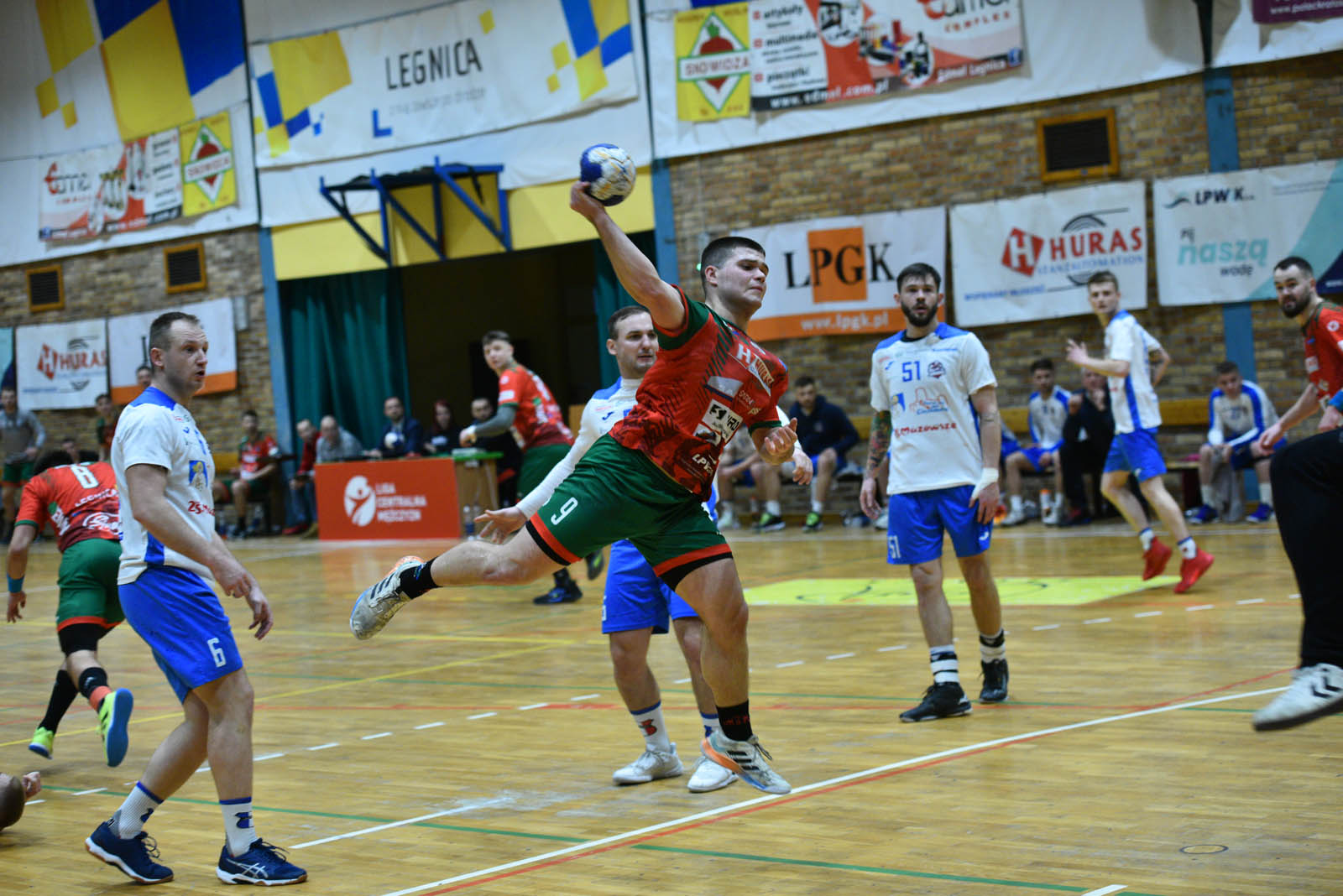 Siódemka Miedź Huras Legnica lepsza o jedną bramkę