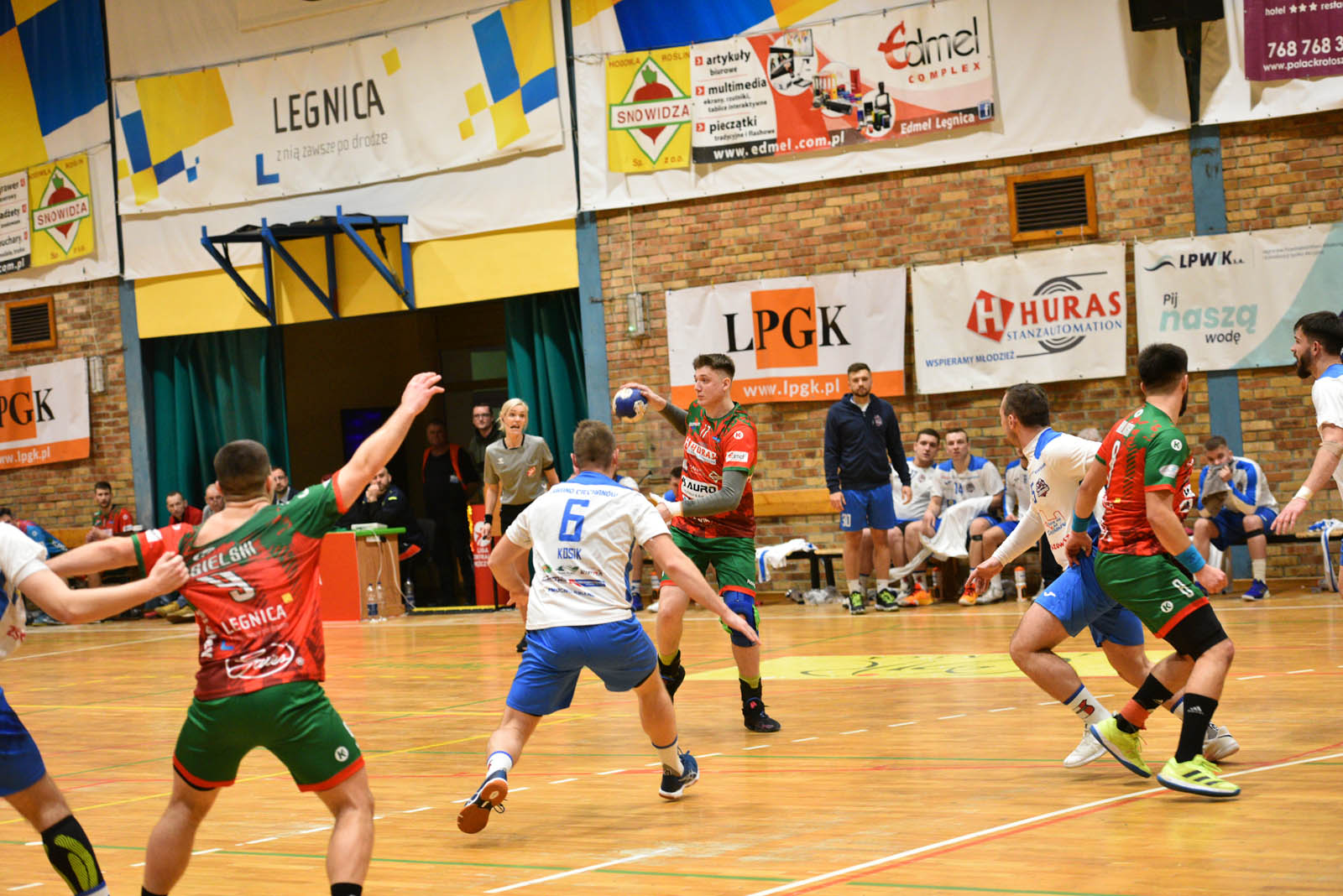 Siódemka Miedź Huras Legnica lepsza o jedną bramkę