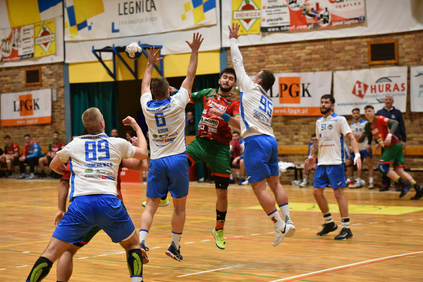 Siódemka Miedź Huras Legnica lepsza o jedną bramkę