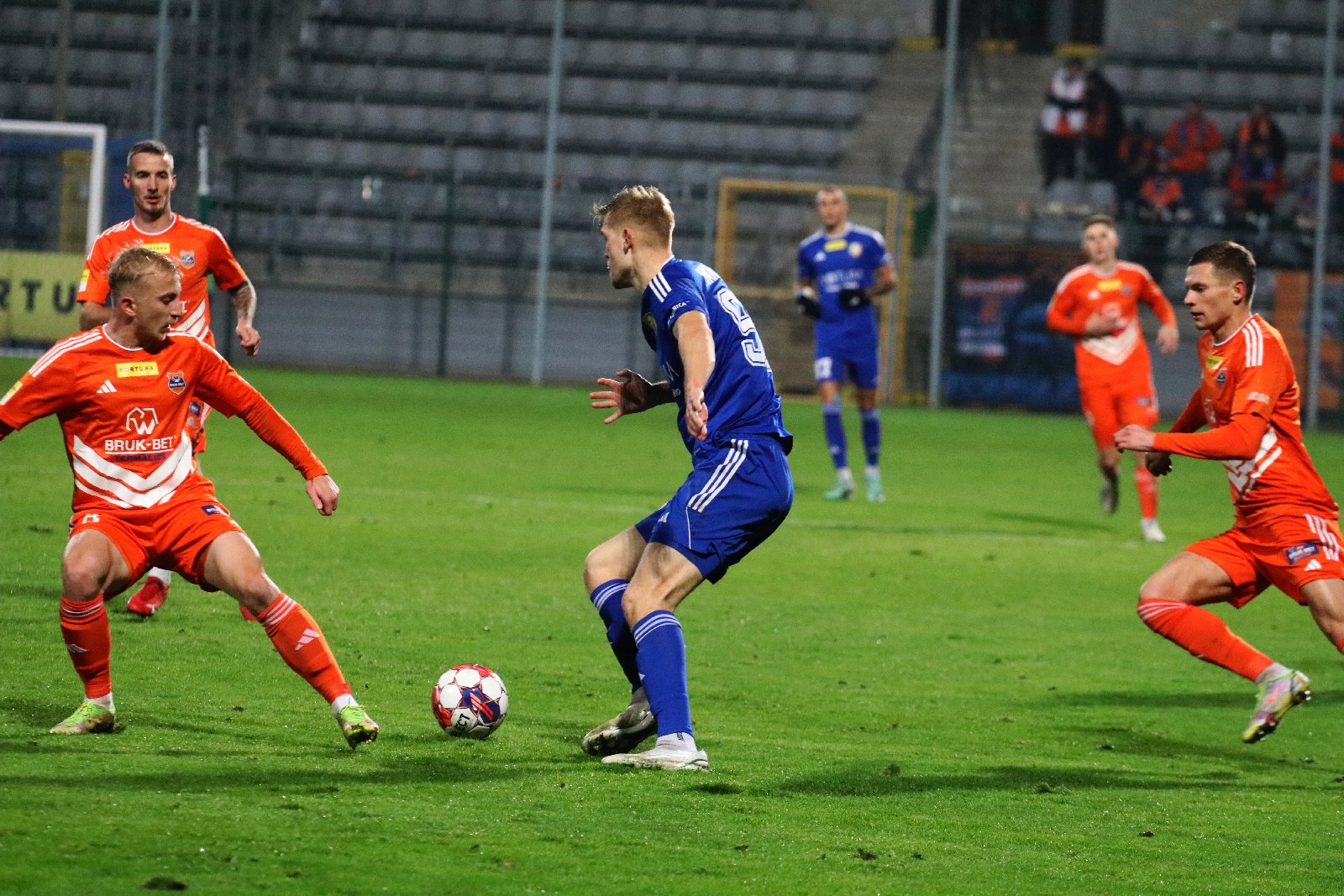 Tylko remis Miedzi Legnica w wygranym meczu