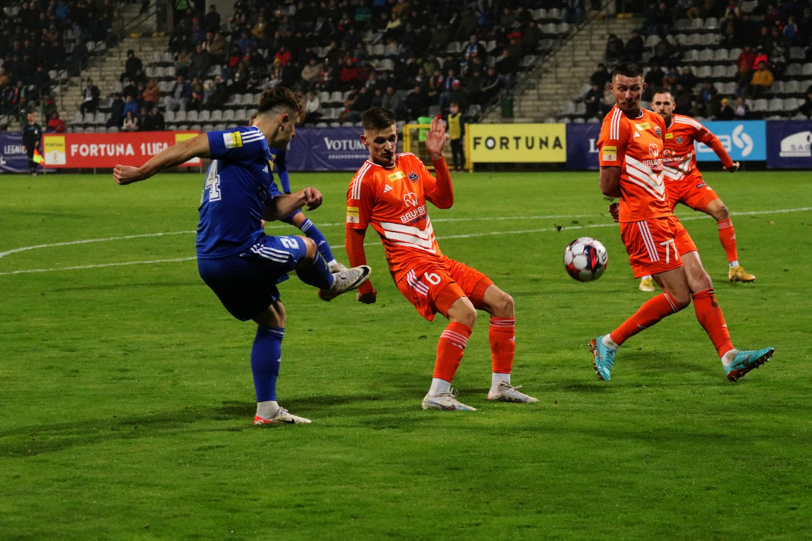 Tylko remis Miedzi Legnica w wygranym meczu