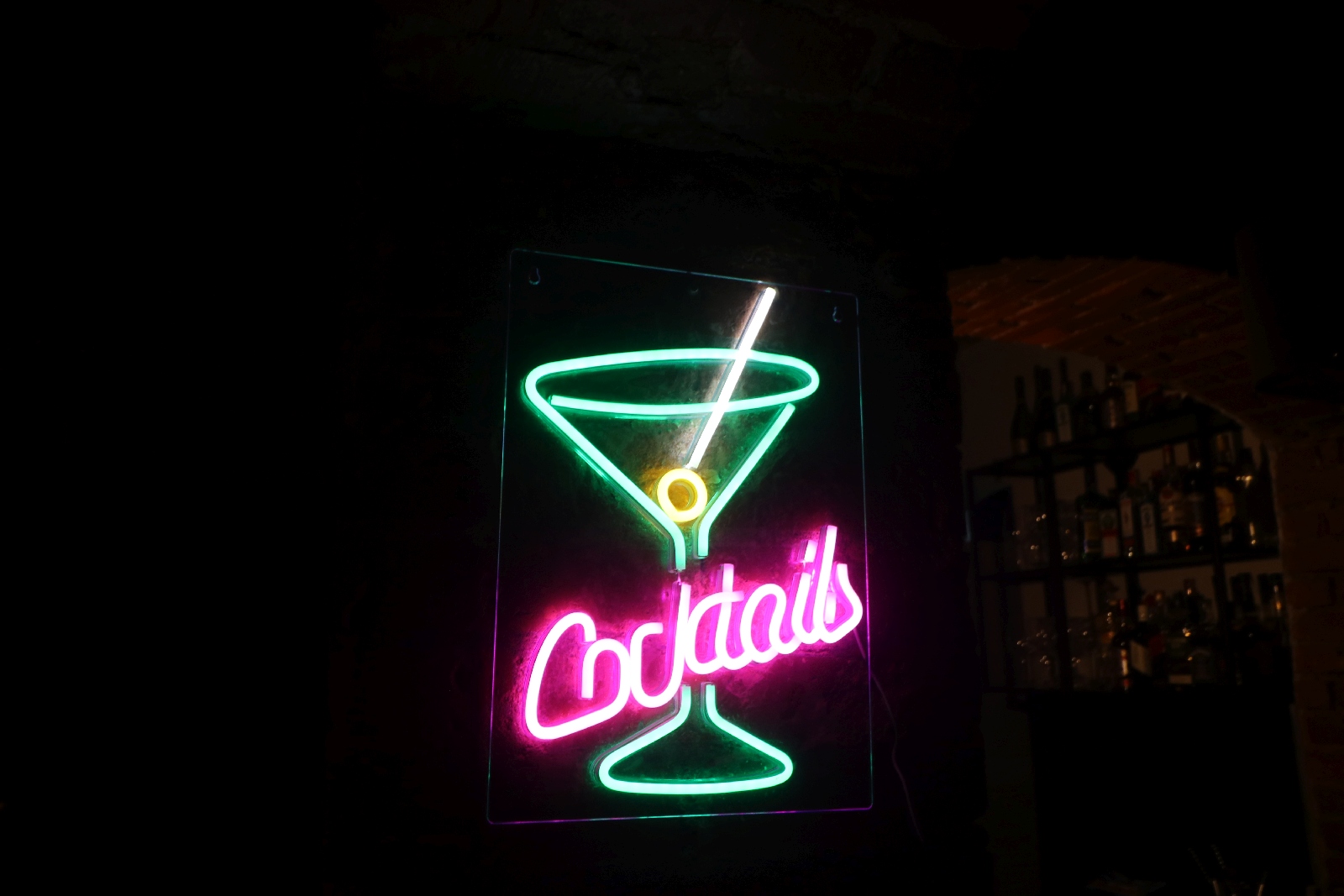 Nowa Resturacja w Legnicy już otwarta - People RestoBar