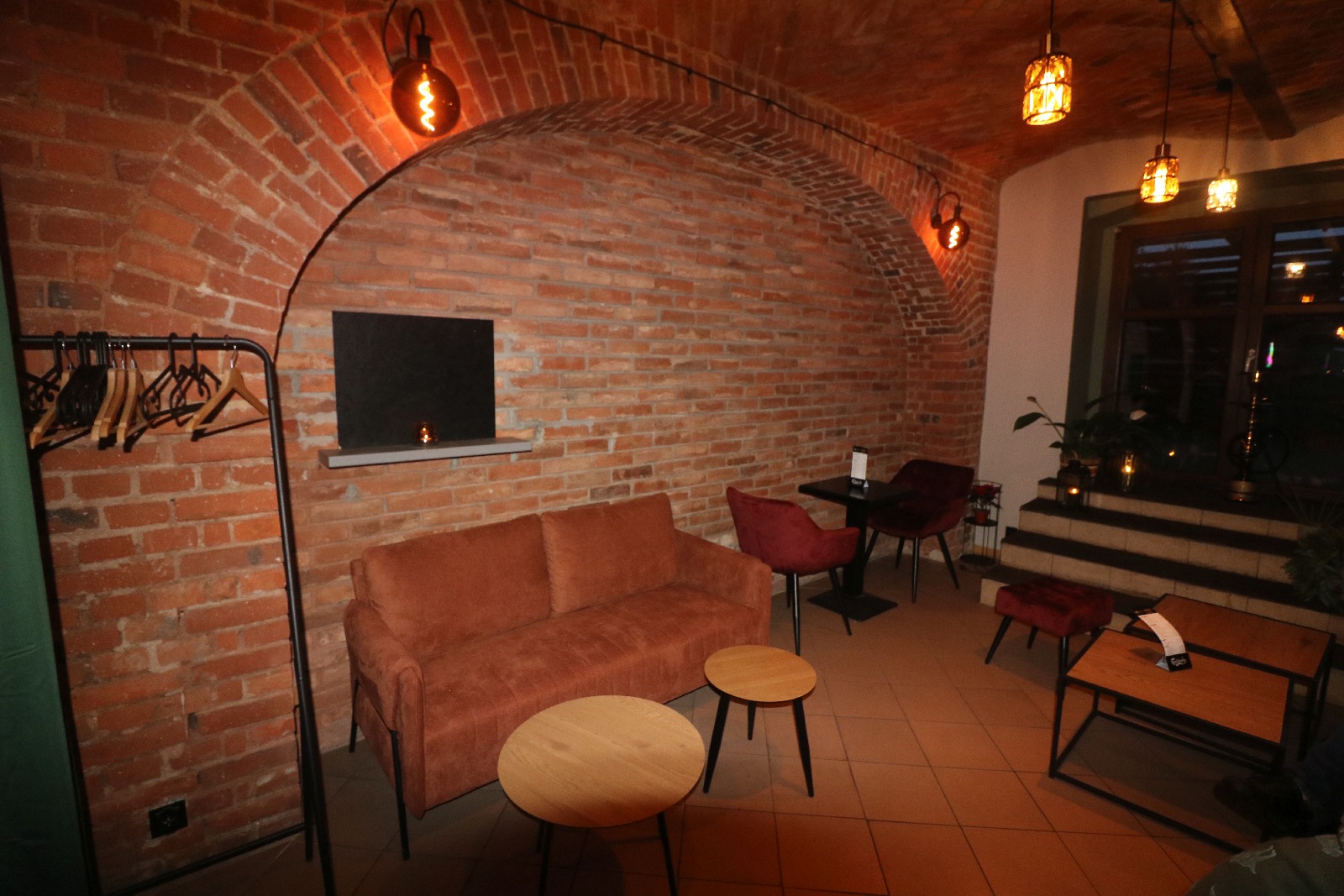 Nowa Resturacja w Legnicy już otwarta - People RestoBar