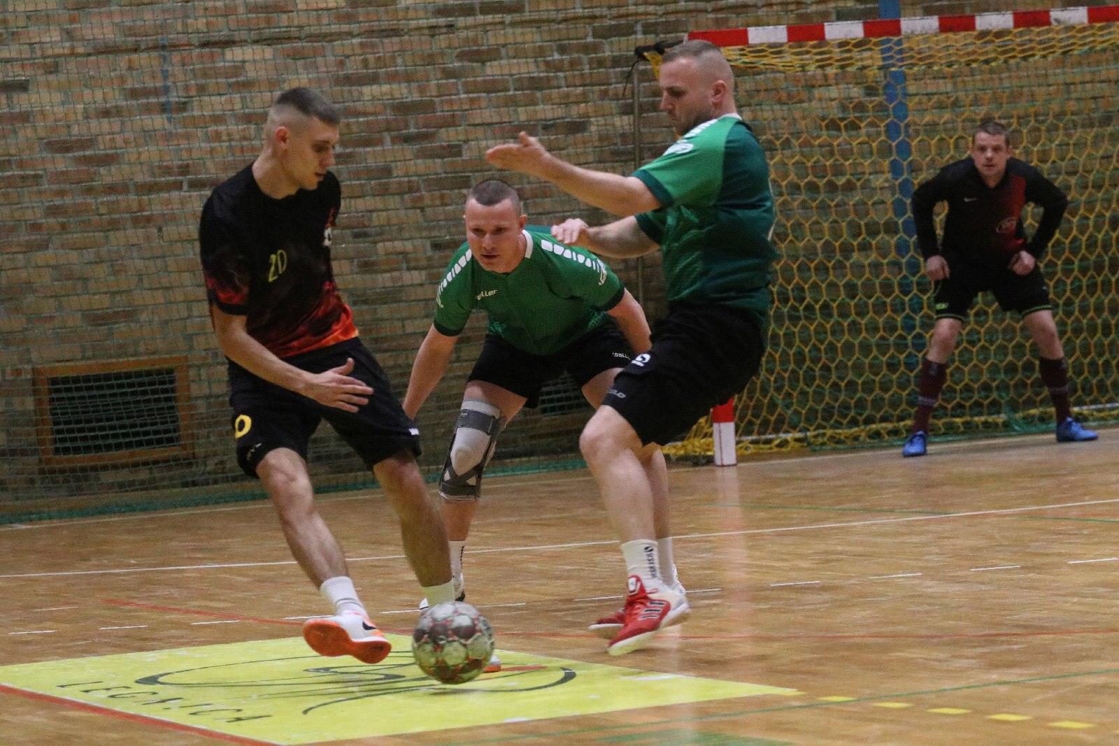 LLH: Sariv umacnia się na pozycji lidera