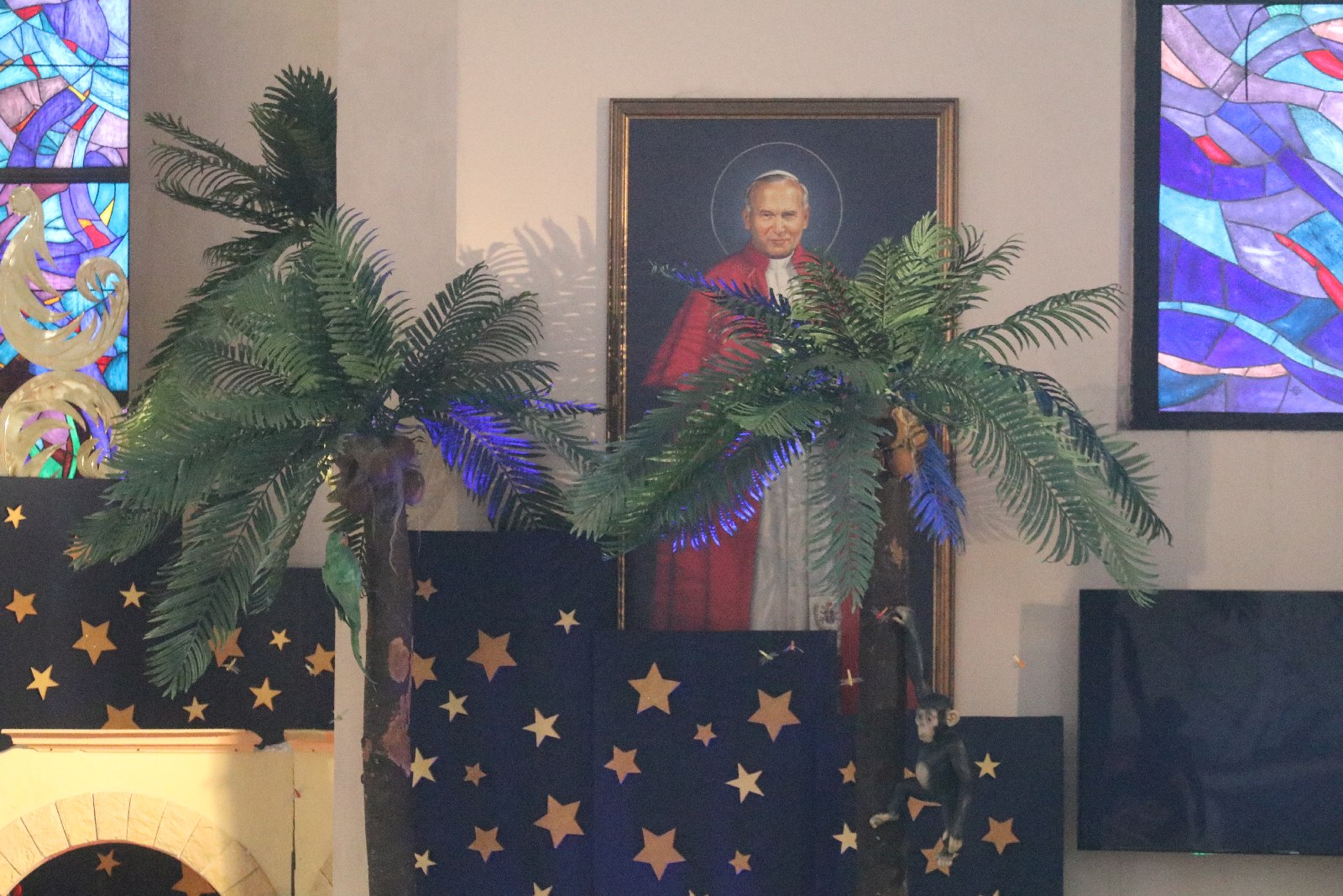 Szopka bożonarodzeniowa w kościele Matki Bożej Królowej Polski